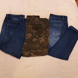 EUC NO BOUNDRIES 3‎ bundle of womens mid rise jeans